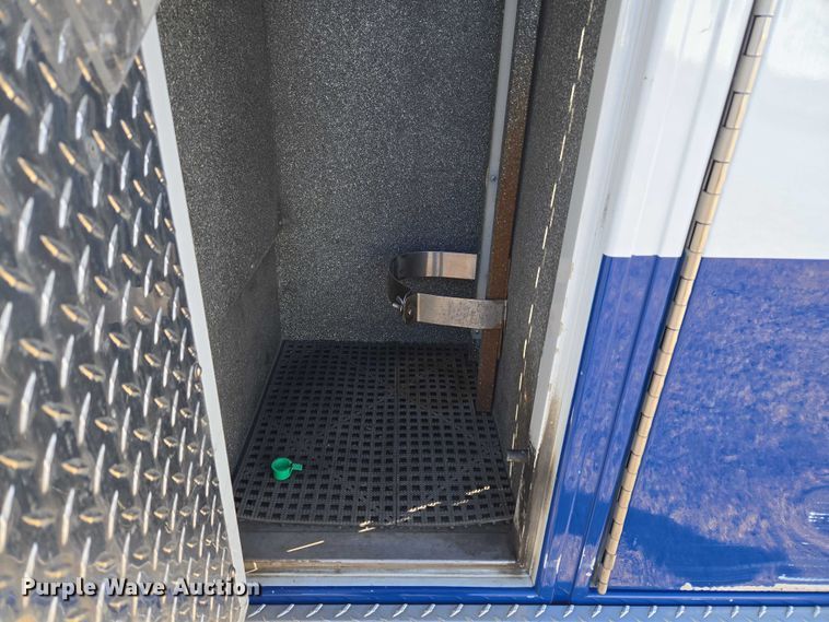 image for item ET5329 2015 RAM 4500HD ambulance