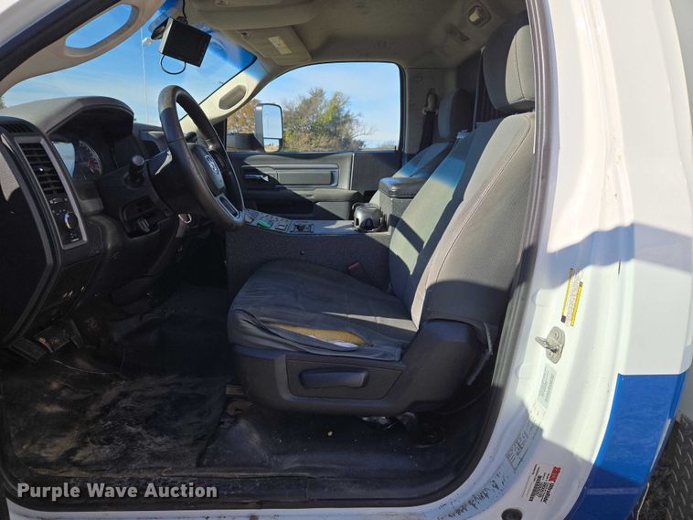 image for item ET5329 2015 RAM 4500HD ambulance