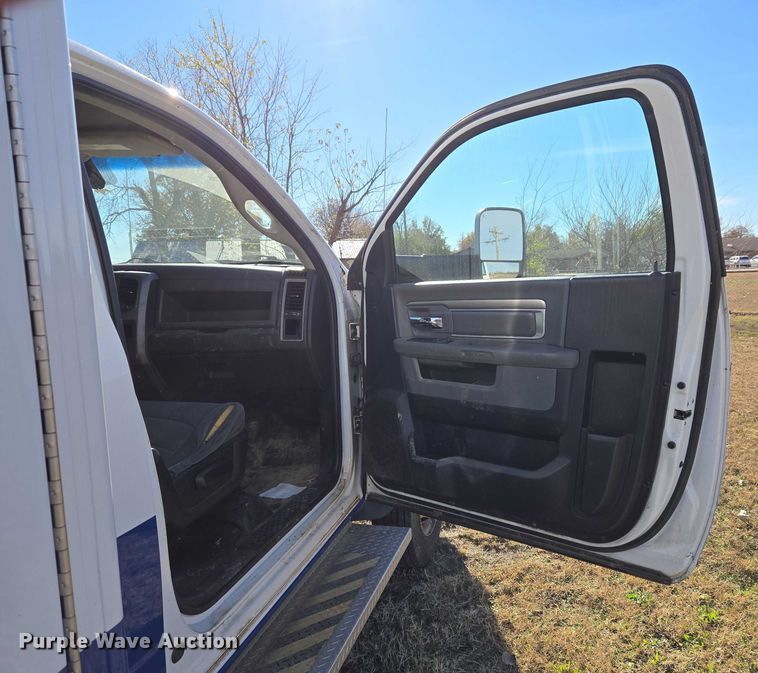 image for item ET5329 2015 RAM 4500HD ambulance