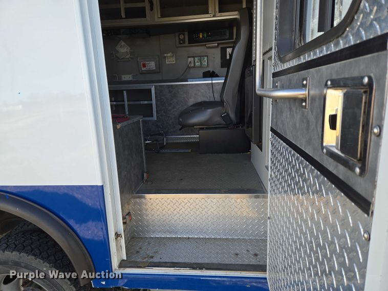 image for item ET5329 2015 RAM 4500HD ambulance