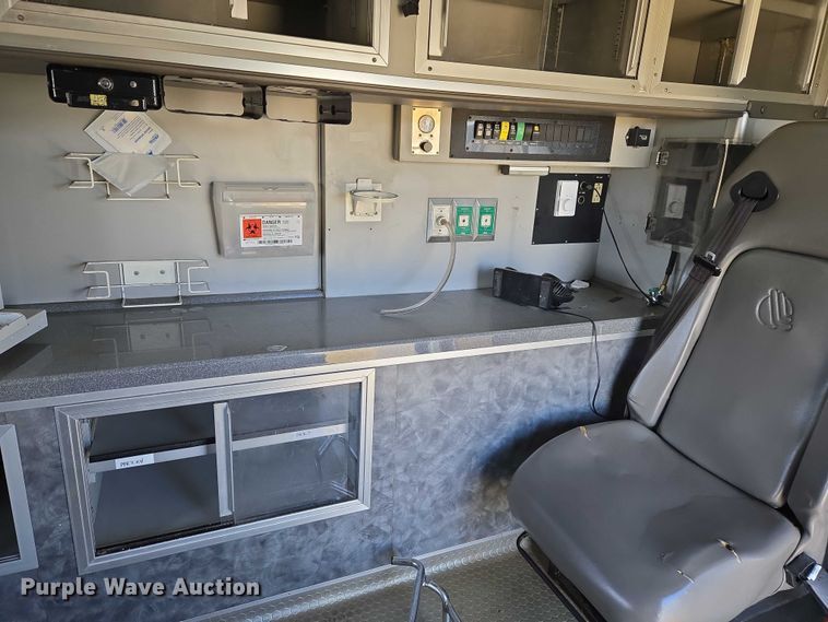 image for item ET5329 2015 RAM 4500HD ambulance