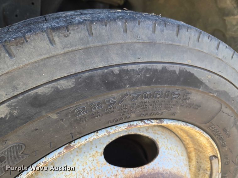 image for item ET5329 2015 RAM 4500HD ambulance