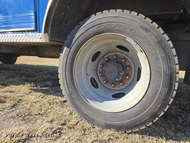 image for item ET5329 2015 RAM 4500HD ambulance