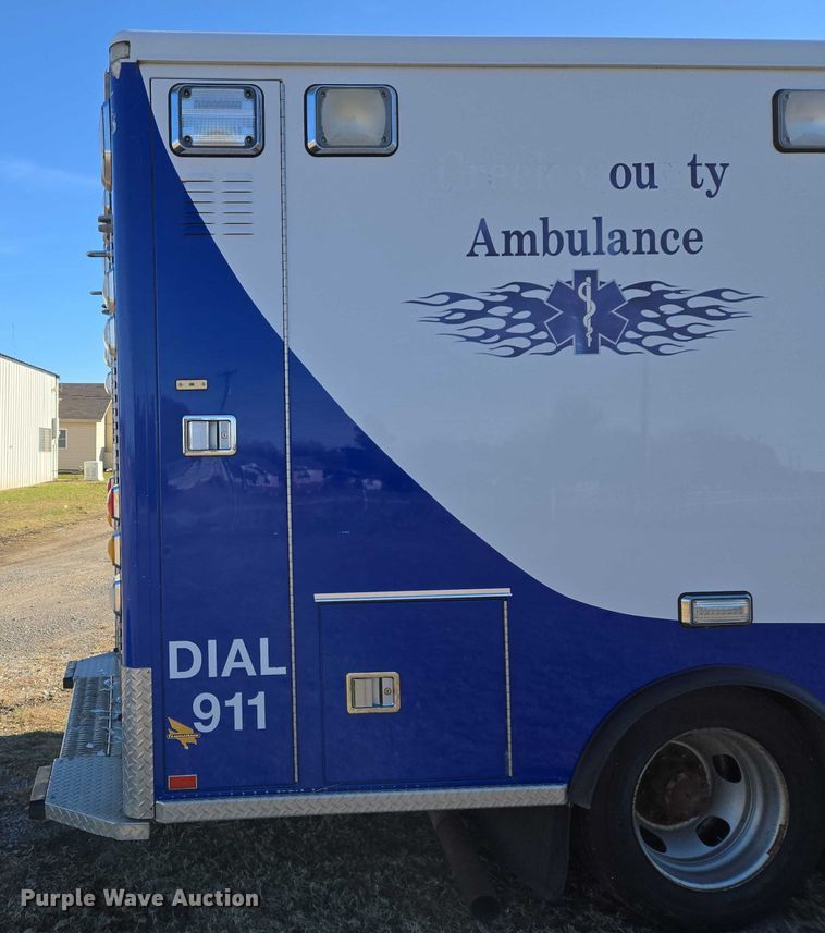 image for item ET5330 2012 Dodge Ram 4500HD ambulance