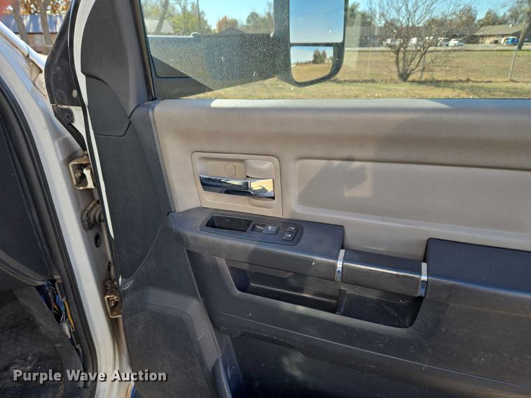 image for item ET5330 2012 Dodge Ram 4500HD ambulance