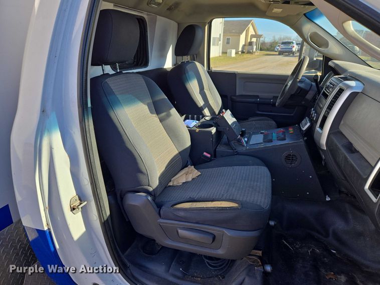 image for item ET5330 2012 Dodge Ram 4500HD ambulance