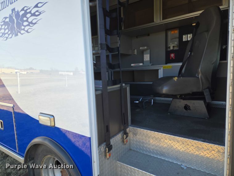 image for item ET5330 2012 Dodge Ram 4500HD ambulance