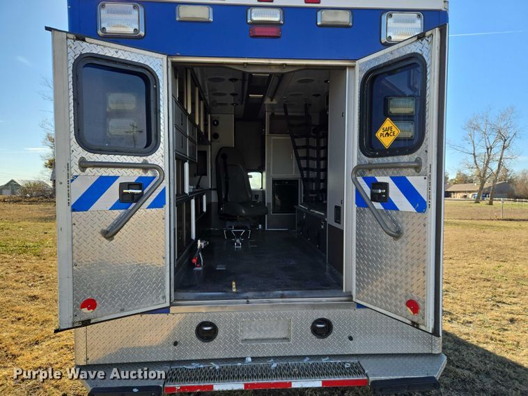 image for item ET5330 2012 Dodge Ram 4500HD ambulance