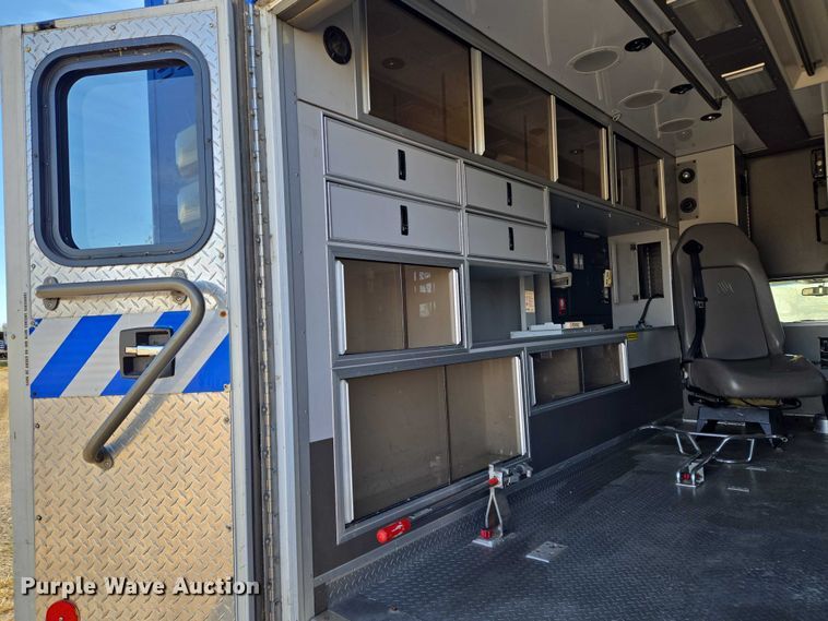 image for item ET5330 2012 Dodge Ram 4500HD ambulance