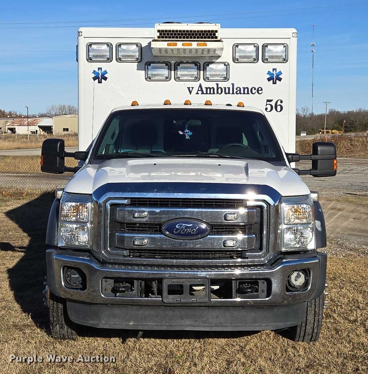 image for item ET5331 2015 Ford F550 Super Duty XLT ambulance