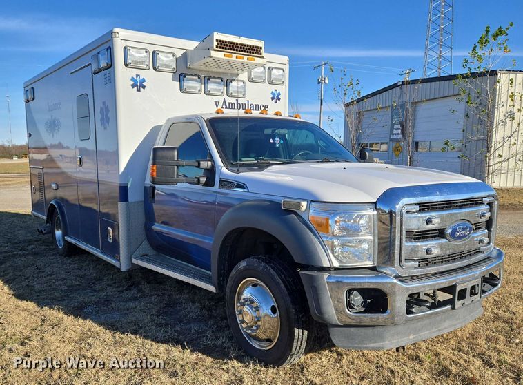 image for item ET5331 2015 Ford F550 Super Duty XLT ambulance