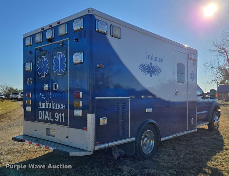 image for item ET5331 2015 Ford F550 Super Duty XLT ambulance