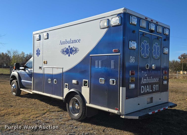 image for item ET5331 2015 Ford F550 Super Duty XLT ambulance