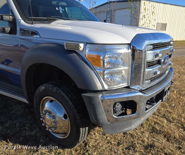 image for item ET5331 2015 Ford F550 Super Duty XLT ambulance