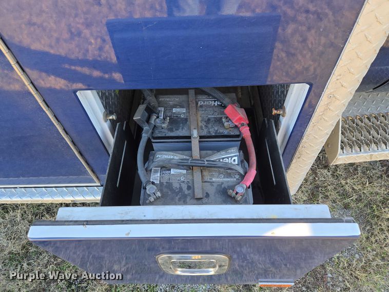 image for item ET5331 2015 Ford F550 Super Duty XLT ambulance