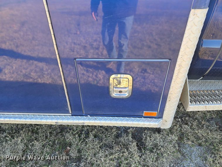 image for item ET5331 2015 Ford F550 Super Duty XLT ambulance