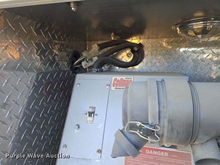 image for item ET5331 2015 Ford F550 Super Duty XLT ambulance