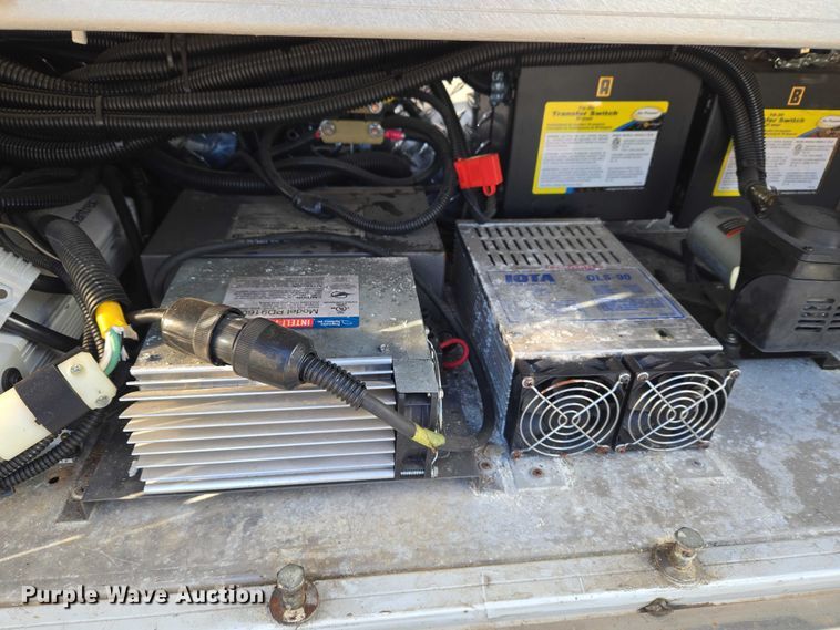 image for item ET5331 2015 Ford F550 Super Duty XLT ambulance