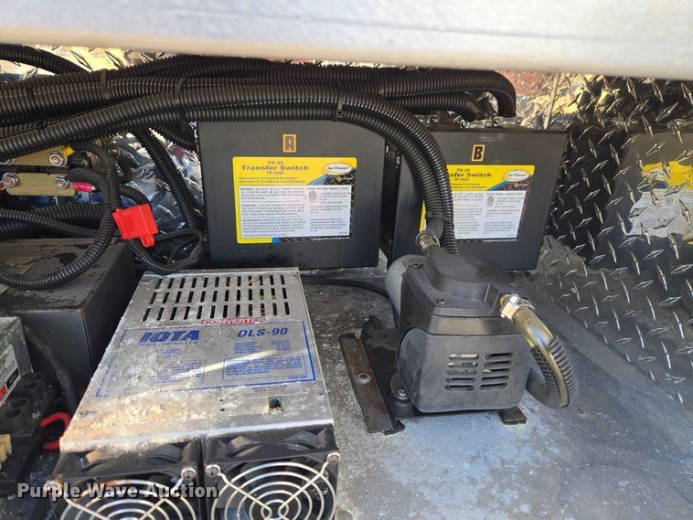 image for item ET5331 2015 Ford F550 Super Duty XLT ambulance