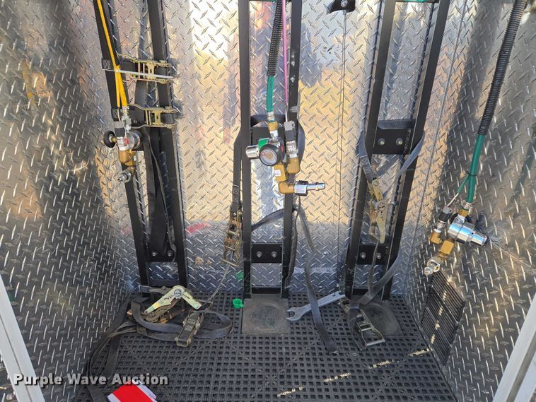 image for item ET5331 2015 Ford F550 Super Duty XLT ambulance