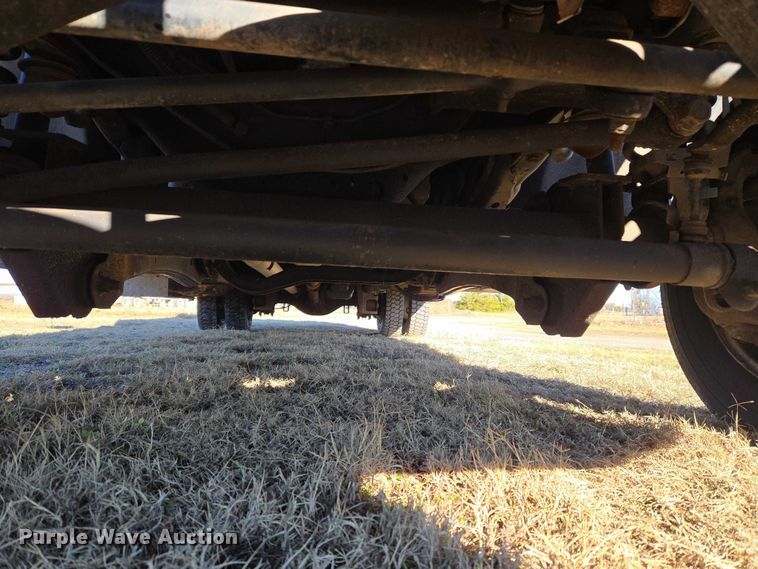 image for item ET5331 2015 Ford F550 Super Duty XLT ambulance