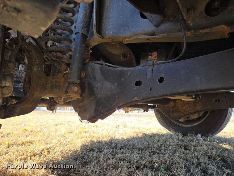 image for item ET5331 2015 Ford F550 Super Duty XLT ambulance