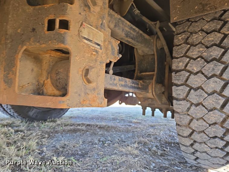 image for item ET5331 2015 Ford F550 Super Duty XLT ambulance