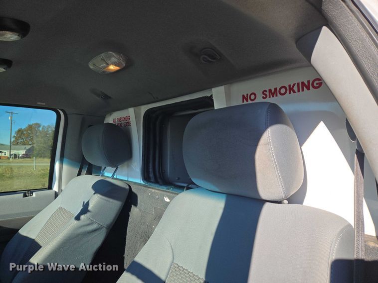 image for item ET5331 2015 Ford F550 Super Duty XLT ambulance