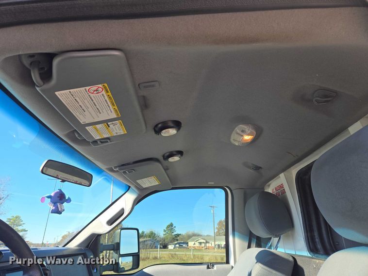 image for item ET5331 2015 Ford F550 Super Duty XLT ambulance