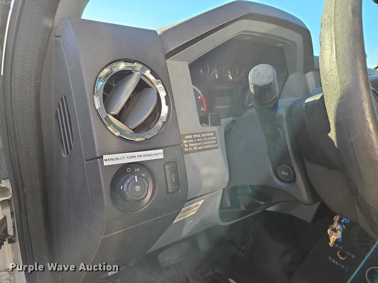 image for item ET5331 2015 Ford F550 Super Duty XLT ambulance