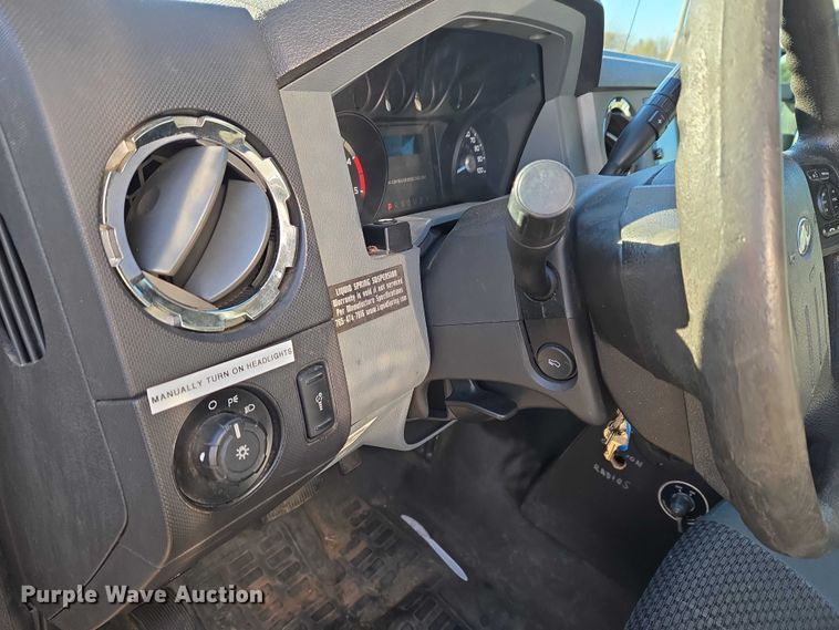 image for item ET5331 2015 Ford F550 Super Duty XLT ambulance