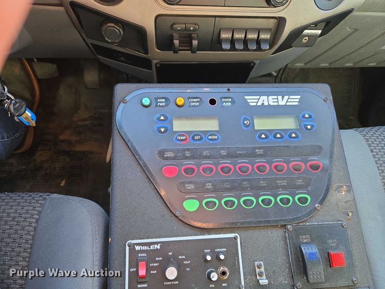 image for item ET5331 2015 Ford F550 Super Duty XLT ambulance