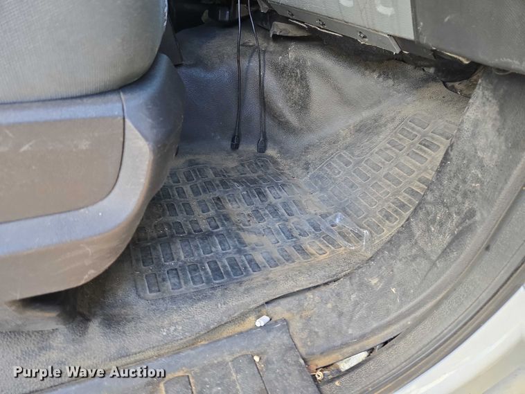 image for item ET5331 2015 Ford F550 Super Duty XLT ambulance