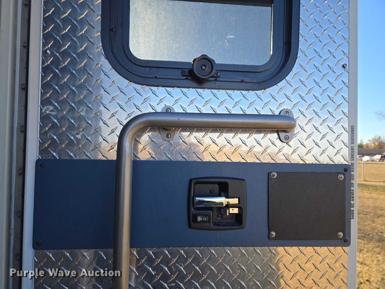 image for item ET5331 2015 Ford F550 Super Duty XLT ambulance