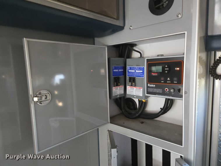 image for item ET5331 2015 Ford F550 Super Duty XLT ambulance