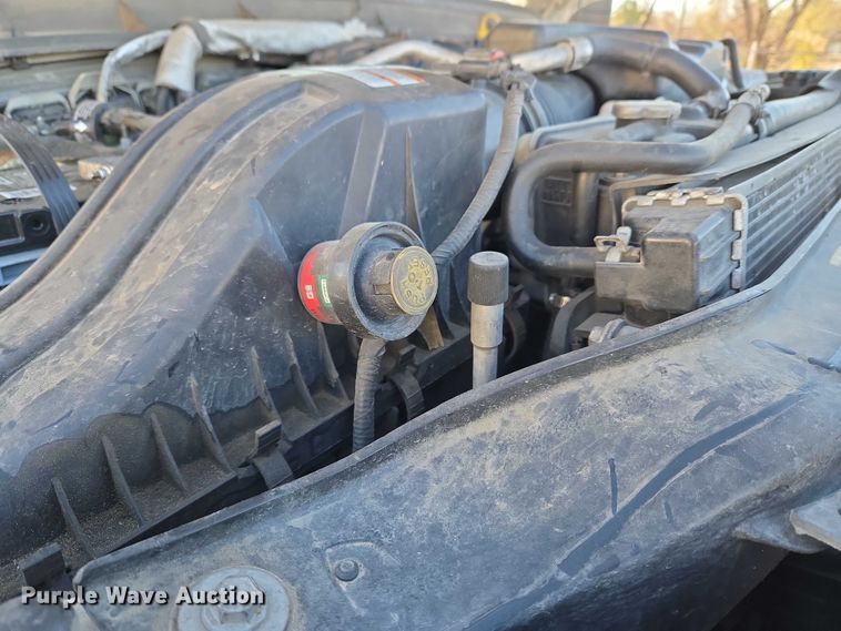 image for item ET5331 2015 Ford F550 Super Duty XLT ambulance