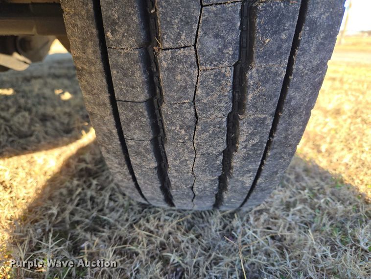 image for item ET5331 2015 Ford F550 Super Duty XLT ambulance