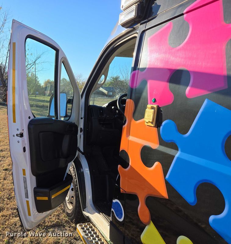 image for item ET5332 2020 RAM ProMaster 3500 ambulance