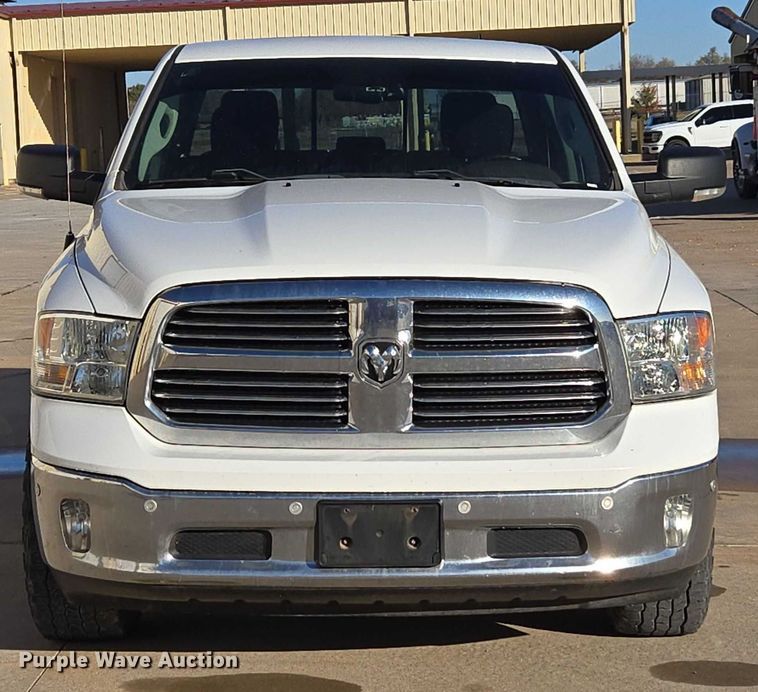 image for item ET5346 2018 RAM 1500 Crew Cab pickup truck