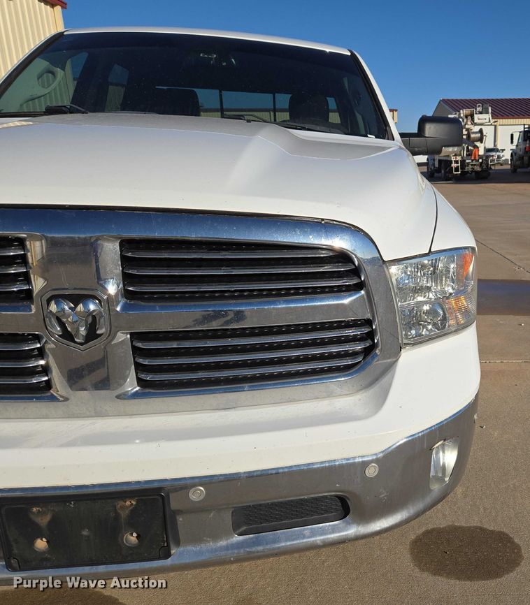 image for item ET5346 2018 RAM 1500 Crew Cab pickup truck