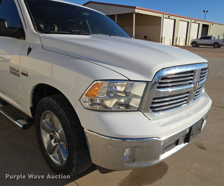 image for item ET5346 2018 RAM 1500 Crew Cab pickup truck