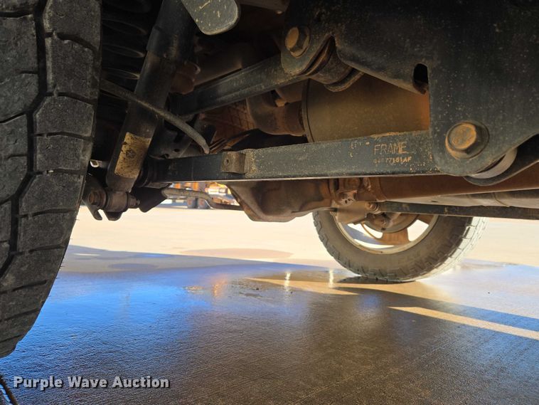 image for item ET5346 2018 RAM 1500 Crew Cab pickup truck