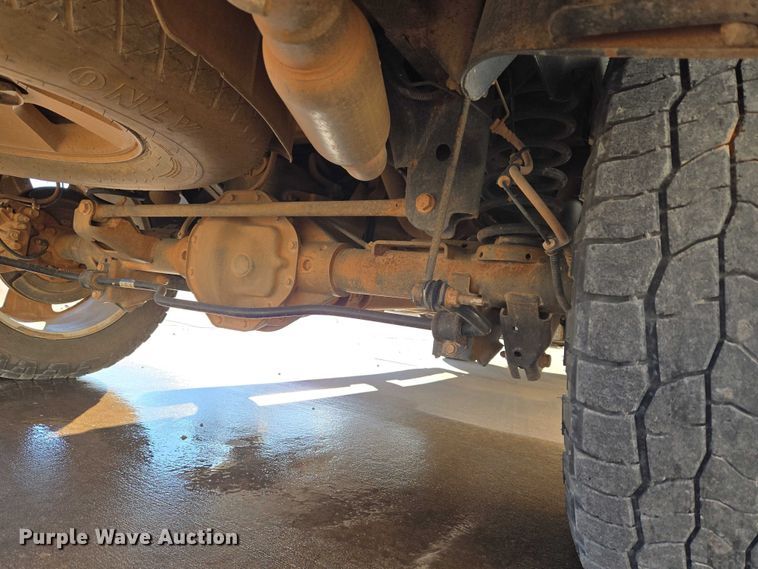 image for item ET5346 2018 RAM 1500 Crew Cab pickup truck