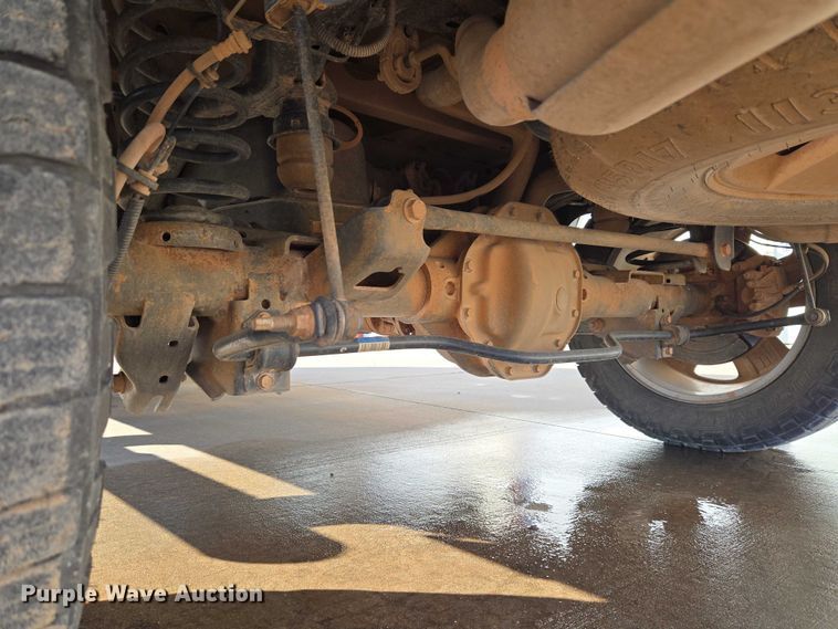 image for item ET5346 2018 RAM 1500 Crew Cab pickup truck