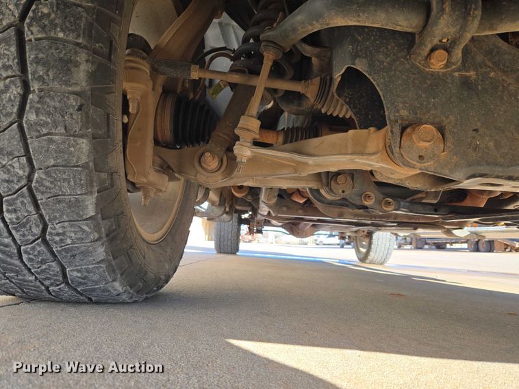 image for item ET5346 2018 RAM 1500 Crew Cab pickup truck