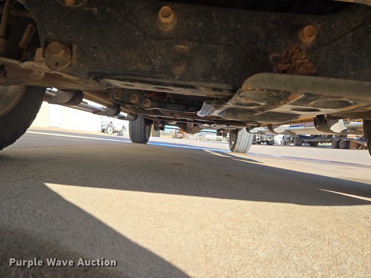 image for item ET5346 2018 RAM 1500 Crew Cab pickup truck