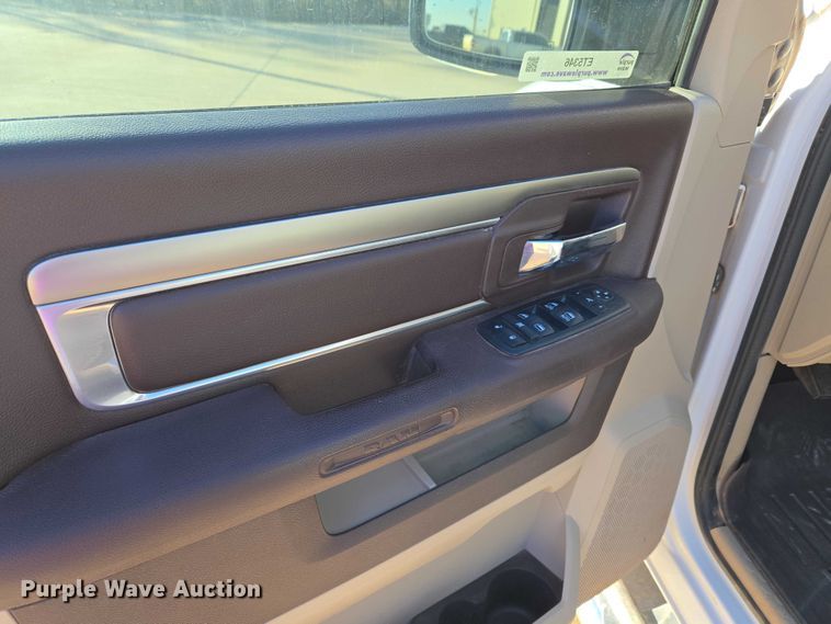 image for item ET5346 2018 RAM 1500 Crew Cab pickup truck