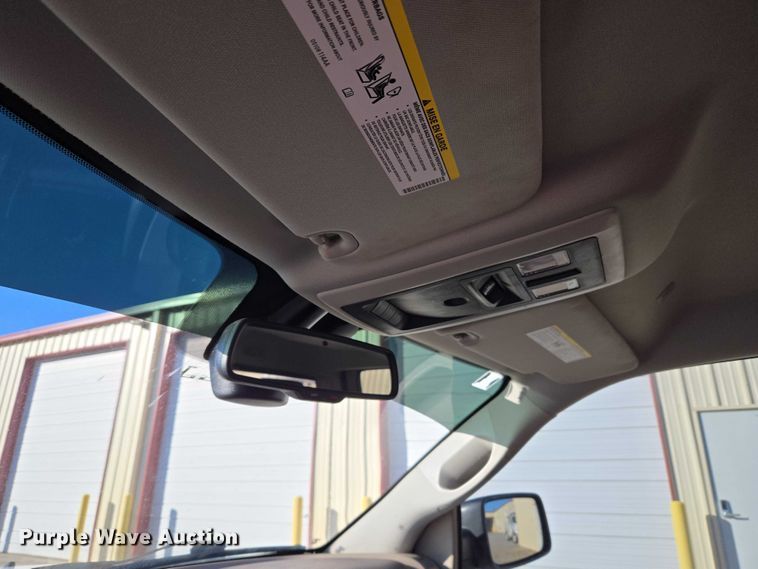 image for item ET5346 2018 RAM 1500 Crew Cab pickup truck