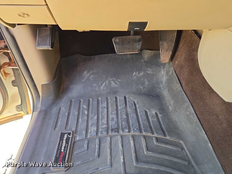 image for item ET5346 2018 RAM 1500 Crew Cab pickup truck