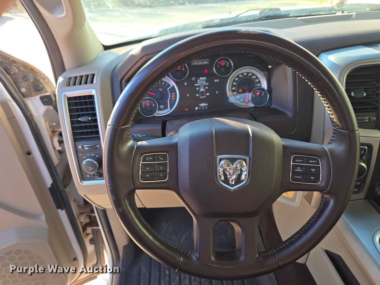 image for item ET5346 2018 RAM 1500 Crew Cab pickup truck